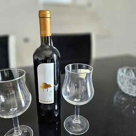 아파트 Grey Luxury House 입소스