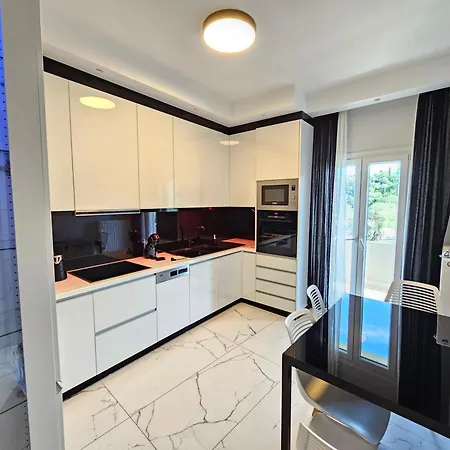 Apartament Grey Luxury House Ýpsos