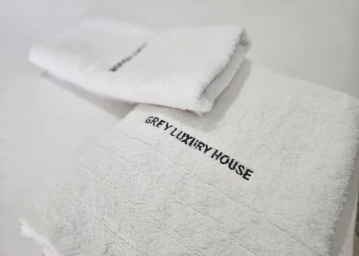Grey Luxury House Apartman