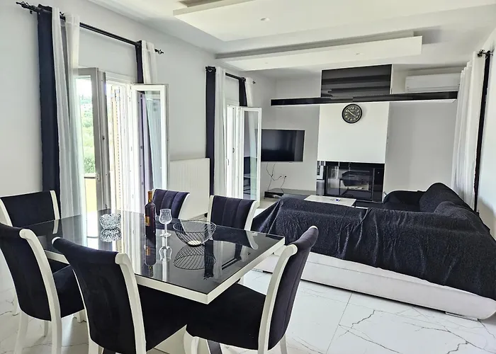 Apartman Grey Luxury House Ípszosz