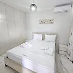 Grey Luxury House איפסוס