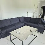 דירה Grey Luxury House *