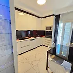 Grey Luxury House * איפסוס