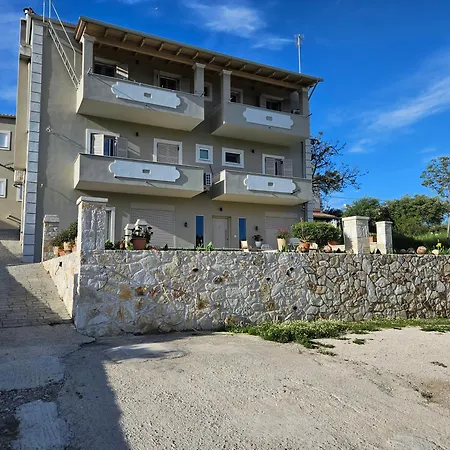 Апартаменты Grey Luxury House *