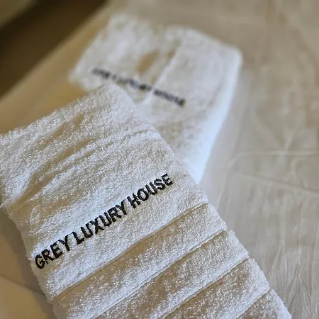 Апартаменты Grey Luxury House