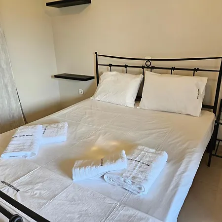 דירה Grey Luxury House איפסוס