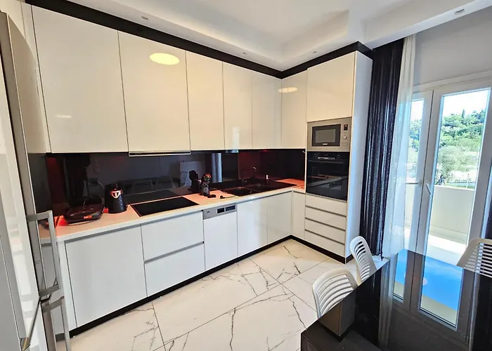 Grey Luxury House Ýpsos